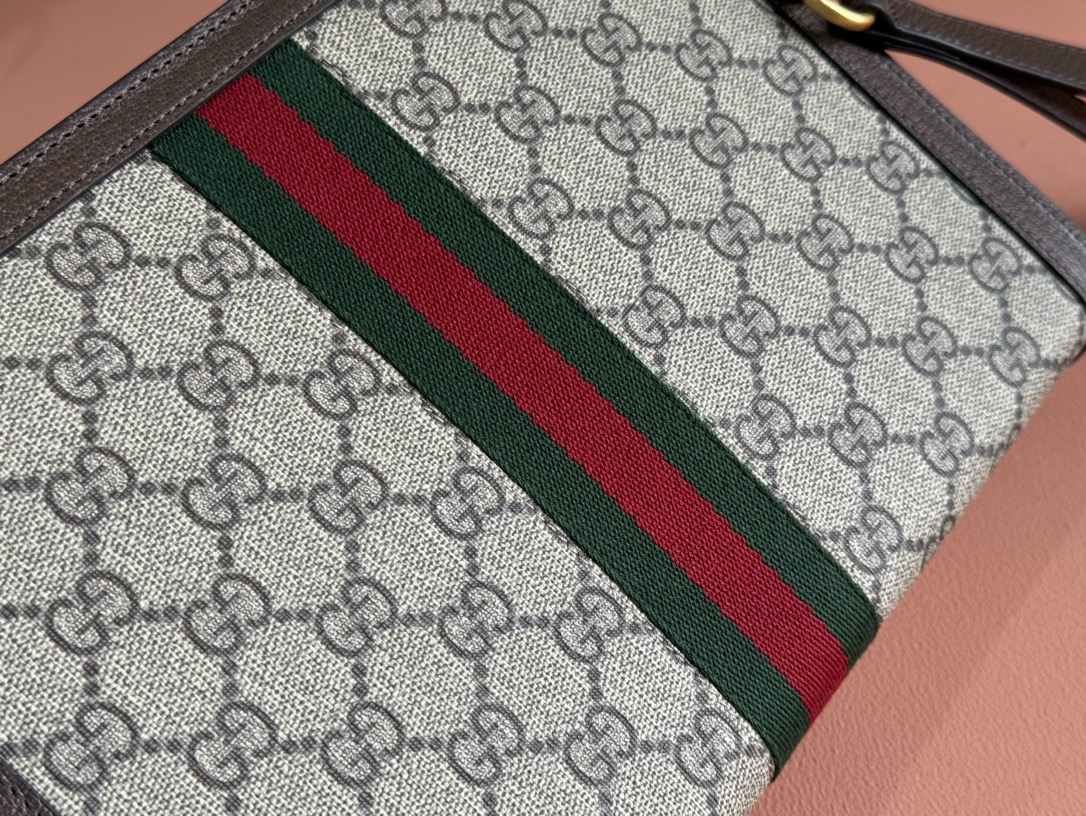 Gucci Clutch Bags